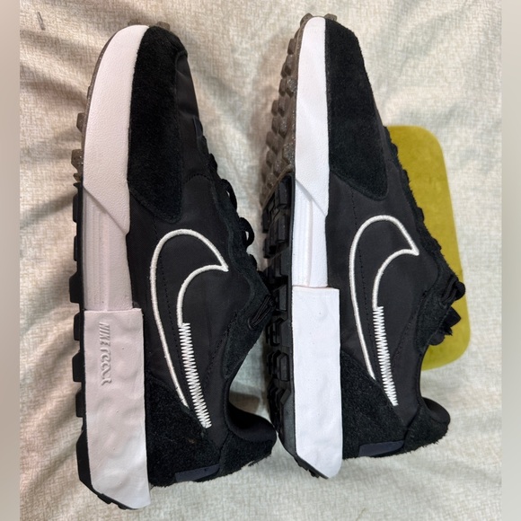Nike Waffle Black & White Sneakers - Picture 6 of 9